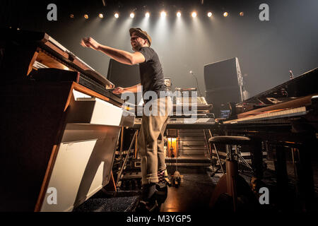 Kopenhagen, Dänemark. 12 Feb, 2018. Dänemark, Kopenhagen - Februar 12., 2018. Der deutsche Musiker, Pianist und Komponist Nils Frahm führt ein Live Konzert bei VEGA in Kopenhagen. Credit: Gonzales Foto/Alamy leben Nachrichten Stockfoto