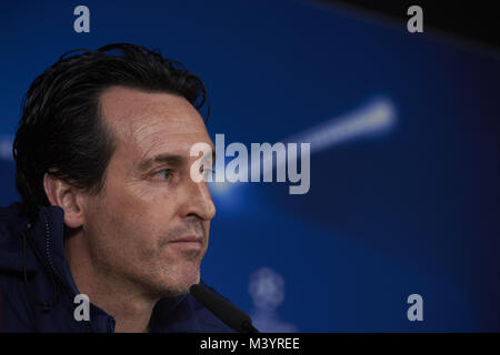 Madrid, Madrid, Spanien. 13 Feb, 2018. Unai Emery (Trainer; Paris Saint-Germain) nimmt an einer Pressekonferenz in Madrid, Spanien, 13. Februar 2018. PSG wird von Real Madrid in der UEFA Champions League Achtelfinale, hinspiel Fußballspiel am 14. Februar 2018. Credit: Jack Abuin/ZUMA Draht/Alamy leben Nachrichten Stockfoto