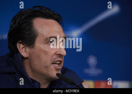 Madrid, Madrid, Spanien. 13 Feb, 2018. Unai Emery (Trainer; Paris Saint-Germain) nimmt an einer Pressekonferenz in Madrid, Spanien, 13. Februar 2018. PSG wird von Real Madrid in der UEFA Champions League Achtelfinale, hinspiel Fußballspiel am 14. Februar 2018. Credit: Jack Abuin/ZUMA Draht/Alamy leben Nachrichten Stockfoto