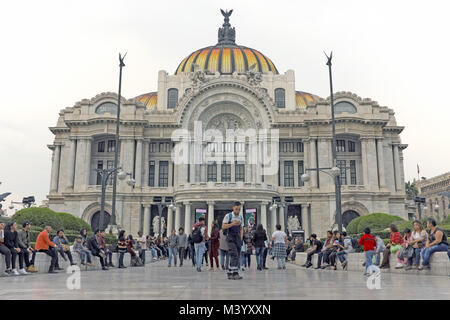 Der Palacio de Bellas Artes ist das kulturelle Zentrum der Kunst in Mexico City, Mexiko. Stockfoto