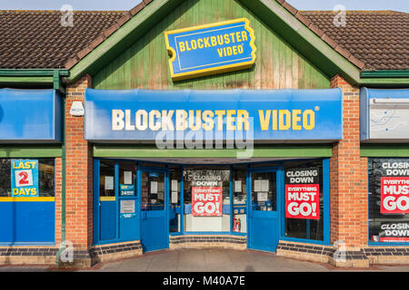 Blockbuster Video Store Schließung Verkauf, Reading, Berkshire, England, GB, UK Stockfoto