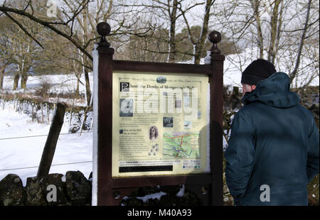 Touristische Information Board an Mompessons Gut an Eyam Stockfoto