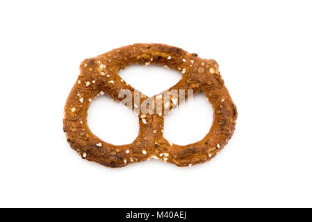 Eine einzelne brezel auf Weiß isoliert. Stockfoto