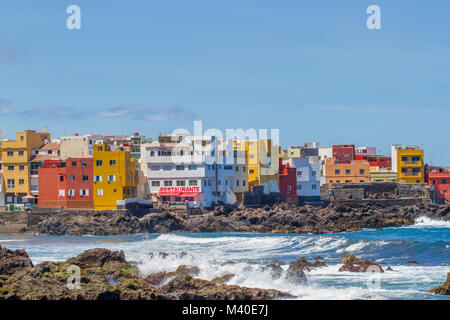 Malerischer Blick auf bunte Häuser auf Teneriffa, Spanien Detail. Atlantik Stockfoto