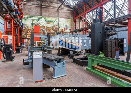 Innenraum der Linthouse Museumsbau bei Scottish Maritime Museum in Irvine North Ayrshire, Schottland Großbritannien mit Zulu skiff Fischerboot Katie Stockfoto