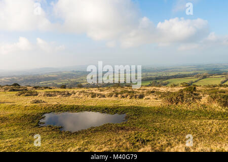 Blick nach Westen über Tavistock, von Whitchurch, Nationalpark Dartmoor, Devon, UK gesehen. Stockfoto