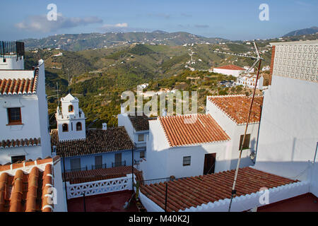 Über den Dächern von Frigiliana, Costa del Sol, Spanien Stockfoto