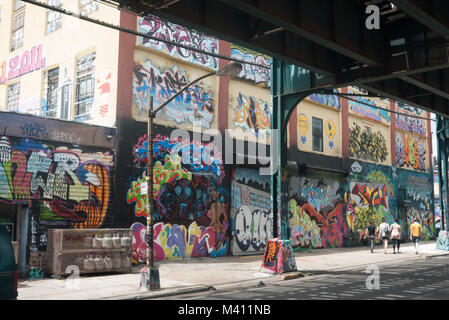 Die '5 Pointz" Gebäude ist am 21. Mai 2011 in der Long Island City Nachbarschaft der Queens Borough von New York City gesehen. 5 Pointz ist eine Reihe von p Stockfoto