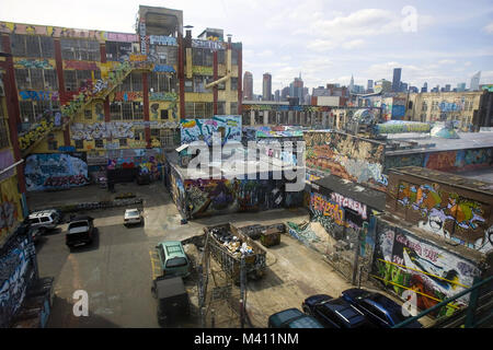 Die '5 Pointz" Gebäude ist am 15. April 2007 in der Long Island City Nachbarschaft der Queens Borough von New York City gesehen. 5 Pointz ist eine Reihe von Stockfoto