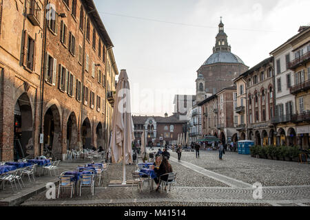 Sieg Platz (piazza della Vittoria) in Pavia in der Lombardei in Norditalien. Stockfoto