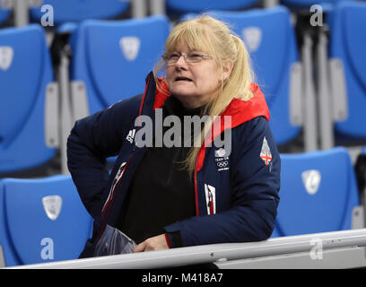 Angela Wright, Mutter von Elise Christie, an den Ständen am Gangneung Oval am vierten Tag der Olympischen Winterspiele in PyeongChang 2018 in Südkorea. DRÜCKEN SIE VERBANDSFOTO. Bilddatum: Dienstag, 13. Februar 2018. Siehe PA Story OLYMPICS Short Track. Bildnachweis sollte lauten: David Davies/PA Wire. Stockfoto