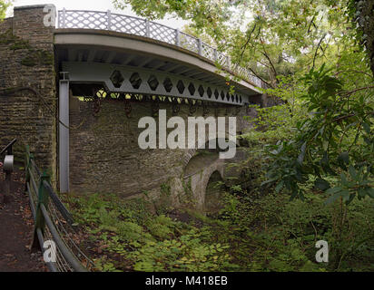 Devil's Bridge auf der A4120 bei Pontarfynach, Nordseite über dem Mynach fällt Stockfoto