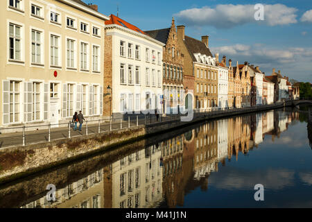 Paar von Häusern auf der Canal, Brügge, Belgien nieder Stockfoto