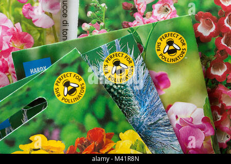 Bunte Saatgutpackungen angezeigte RHS perfekt für bestäuber Biene-freundliche Logo UK Stockfoto