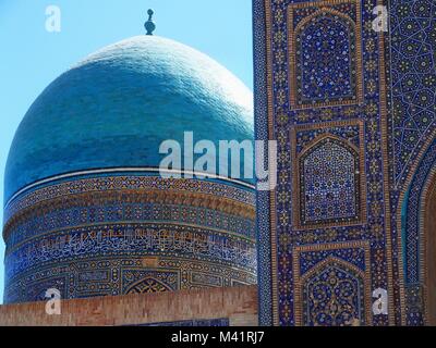 Cyan, Blau und Türkis Mosaik von einer Kuppel Stockfoto