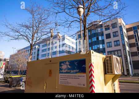 Europa, Deutschland, Nordrhein-Westfalen, Köln, Feinstaub Messstation an der Turiner Straße. Europa, Deutschland, Bayern, 92660 K Stockfoto