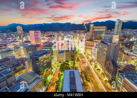 Kobe, Japan skyline Über Sannomiya und Rokko Berg. Stockfoto