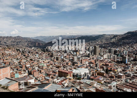 Einen Panoramablick auf die Stadt La Paz, Bolivien von El Alto genommen Stockfoto