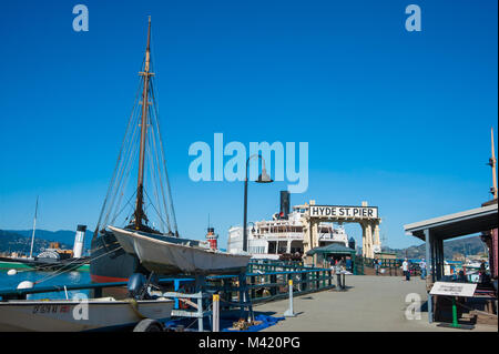 San Francisco, CA - 03 Februar: Hyde Street Pier in San Francisco, CA Stockfoto