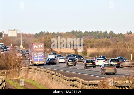 M40 Autobahn in Oxfordshire zwischen Banbury und Bicester, Großbritannien Stockfoto