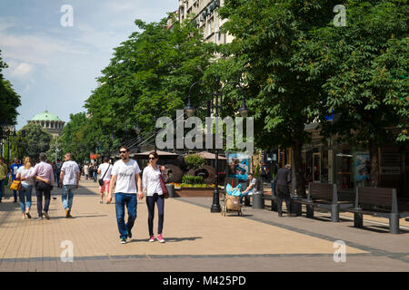 Sofia, Bulgarien, Europa - Menschen auf dem schicken Vitosha Boulevard Stockfoto