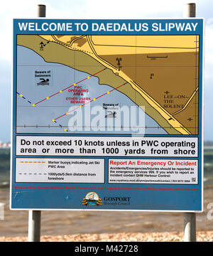 Zu Daedalus Slipway anmelden Willkommen bei Lee-on-the-solent, Hampshire, England, Großbritannien Stockfoto