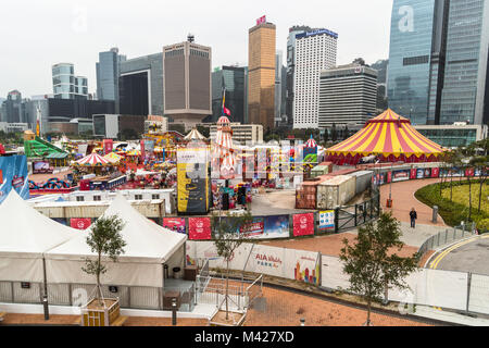 Hongkong - 2. Februar 2018: Eine hohe Betrachtungswinkel und der großen europäischen Karneval auf dem Central Waterfront für Weihnachten und das chinesische Neujahr parti gehalten Stockfoto
