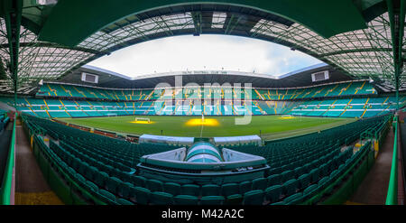 Blick auf steht und Tonhöhe im Celtic Park home von Celtic Football Club in Parkhead, Glasgow, Schottland, Vereinigtes Königreich Stockfoto