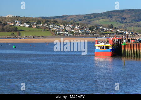 Blick von Exmouth Strand über Exe Estuary zu Cockwood, Devon, England, Großbritannien Stockfoto