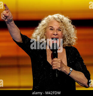 Philadelphia, Pennsylvania, USA, 28. Juli 2016 Carole King führt bei der Democratic National Nominating Convention in der Wells Fargo Arena. Stockfoto