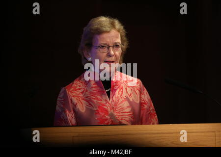 Mary Robinson, ehemalige UN-Hochkommissarin für Menschenrechte und ehemalige irische Präsidentin, spricht auf einer Veranstaltung der London Irish Business Gesellschaft in London organisiert, auf Brexit, Klimawandel und den Stand der Politik in Nordirland. Stockfoto