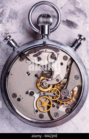 Öffnen Sie den Mechanismus der Stoppuhr Sowjetischen alte Chronometer Stockfoto