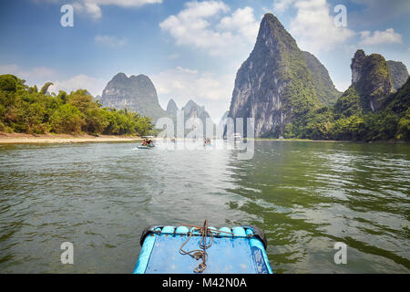 Li Fluss bambusfloß von Guilin in China Xingping, einer der wichtigsten touristischen Attraktion. Stockfoto