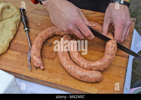 Frisch Würstchen, die zum Verkauf angeboten werden. Stockfoto