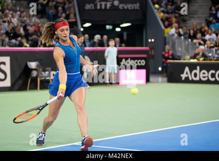 CLUJ Napoca, Rumänien - 11. FEBRUAR 2018: Tennisspieler Ana Bogdan und Raluca Olaru (Rumänien) ein doppeltes Spiel gegen Gabriela Dabrowski und C Stockfoto