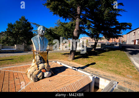 Carlo Levi Statue, Dorf Aliano, Matera, Basilikata, Italien. Stockfoto