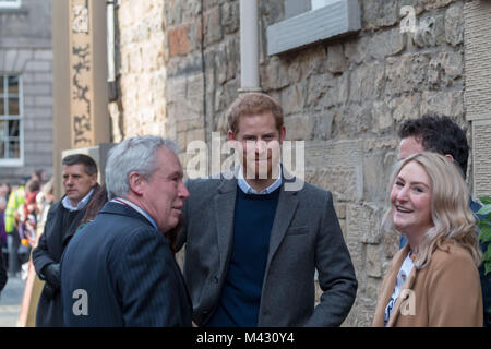 Edinburgh, Großbritannien. 13. Februar, 2018. Prinz Harry und seine Verlobte Meghan Markle einen Besuch in Edinburgh heute 13-02-18 Sie das Schloss besichtigt und auf Socialbite in der Rose Street vor der Teilnahme an Holyrood palance Credit: IAN MCDONALD/Alamy leben Nachrichten Stockfoto