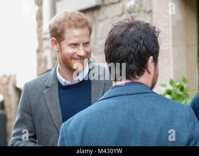 Edinburgh, Großbritannien. 13. Februar, 2018. Prinz Harry und seine Verlobte Meghan Markle einen Besuch in Edinburgh heute 13-02-18 Sie das Schloss besichtigt und auf Socialbite in der Rose Street vor der Teilnahme an Holyrood palance Credit: IAN MCDONALD/Alamy leben Nachrichten Stockfoto