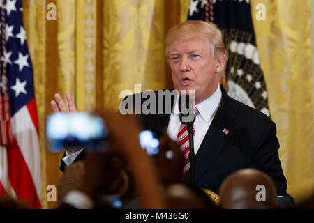 Washington, USA. 13 Feb, 2018. Us-Präsident Donald Trump spricht während einer National African American History Month Empfang im Weißen Haus in Washington, DC, USA, 13.02.2018. Credit: Ting Shen/Xinhua/Alamy leben Nachrichten Stockfoto