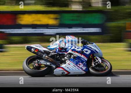 Datei PICS: 14 Feb, 2018. Foto: Antrim, Nordirland. Dienstag, 09. Mai 2017. Alastair Seeley, der erfolgreichste Fahrer in der Geschichte der Opel International North West 200 Mit 21 Siegen, Rennen Tyco auf BMW in der Superbike und Superstock Rennen bei der diesjährigen Veranstaltung am 13-19. Dies wird der 38jährige siebte Staffel laufen, unter dem Banner von Philip und Hector Neills TAS Racing Team und Seeley hat seinen Anblick fest auf Superbike Herrlichkeit. Credit: Graham Service/Alamy leben Nachrichten Stockfoto