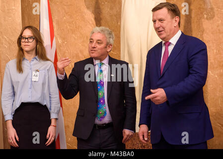 Riga, Lettland. 14 Feb, 2018. John Bercow, Mitglied des Europäischen Parlaments für Buckingham und der Sprecher des britischen Unterhauses trifft sich mit Premierminister der Republik Lettland Maris Kucinskis. Regierung von Lettland. Credit: gints Ivuskans/Alamy leben Nachrichten Stockfoto