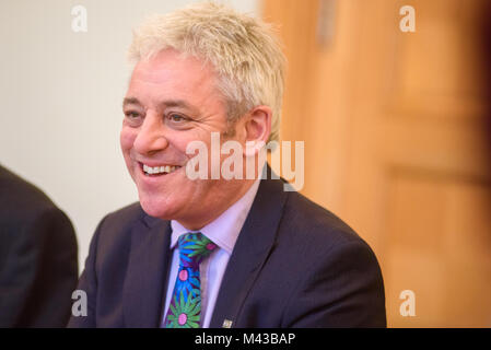 Riga, Lettland. 14 Feb, 2018. John Bercow, Mitglied des Europäischen Parlaments für Buckingham und der Sprecher des britischen Unterhauses trifft sich mit Premierminister der Republik Lettland Maris Kucinskis. Regierung von Lettland. Credit: gints Ivuskans/Alamy leben Nachrichten Stockfoto