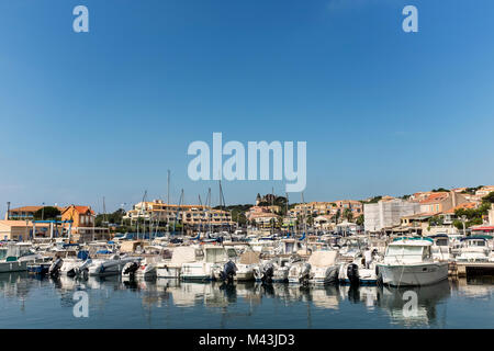 Blick auf den Hafen in Sausset-les-Pins, Bouche-du-Rhône, PACA, Frankreich Stockfoto