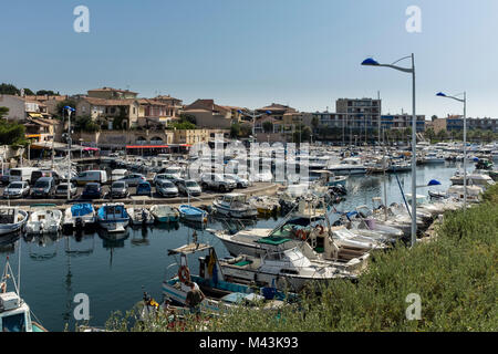 Blick auf den Hafen in Sausset-les-Pins, Bouche-du-Rhône, PACA, Frankreich Stockfoto