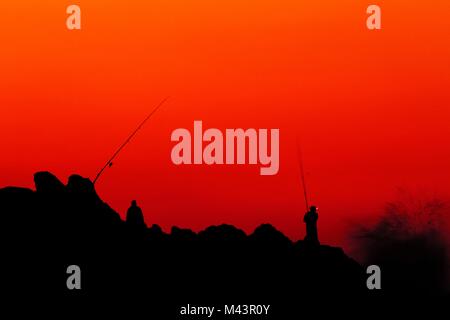 Angeln in den Felsen Stockfoto