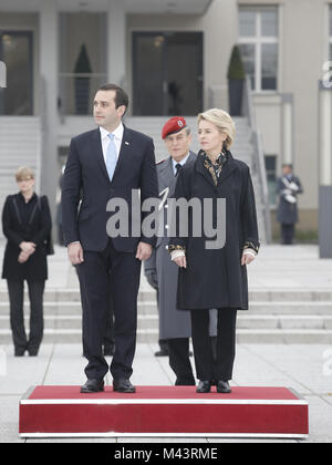 Von der Leyen erhält die Georgische Verteidigungsminister in Berlin Stockfoto