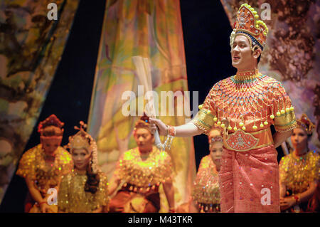 Mak Yong oder MAK-yung ist eine traditionelle Form des Tanzes - Drama aus dem Norden von Malaysia, besonders der Staat Kelantan Stockfoto