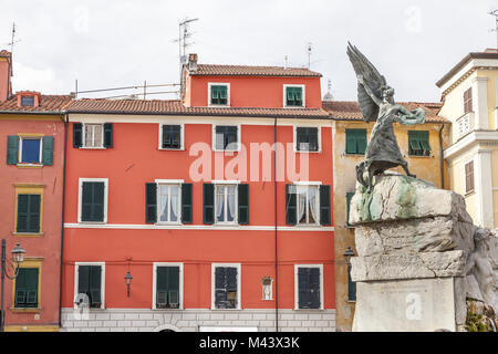 Sarzana, Platz, Piazza Giacomo Matteotti, Ligurien, Stockfoto