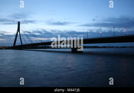 Architektonische connction Brücke über das Meer Stockfoto