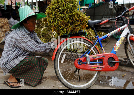 Straßenszene in Sukhothai, Thailand Stockfoto